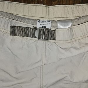 Columbia Beige Casual Shorts